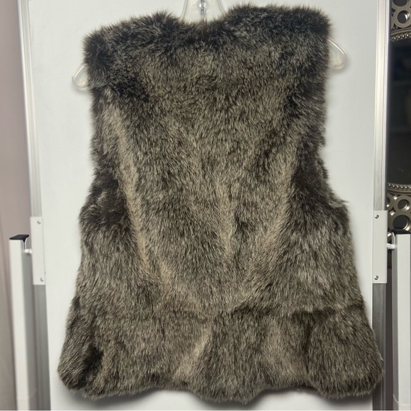 Faux Fur Vest - Picture 7 of 7